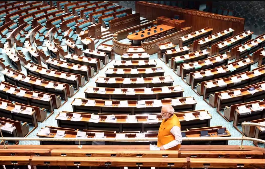 BREAKING: ನಾಳೆಗೆ ‘ಲೋಕಸಭೆ ಕಲಾಪ’ ಮುಂದೂಡಿಕೆ | Parliament special session